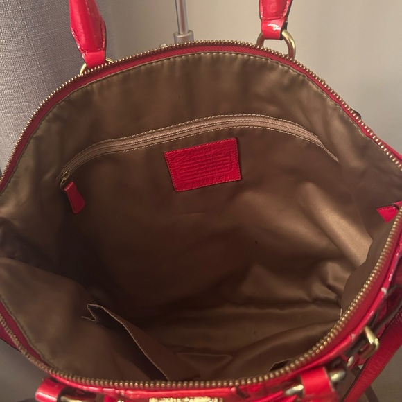 Coach Vibrant Pinky Red Patent Shoulder Bag - Picture 3 of 7
